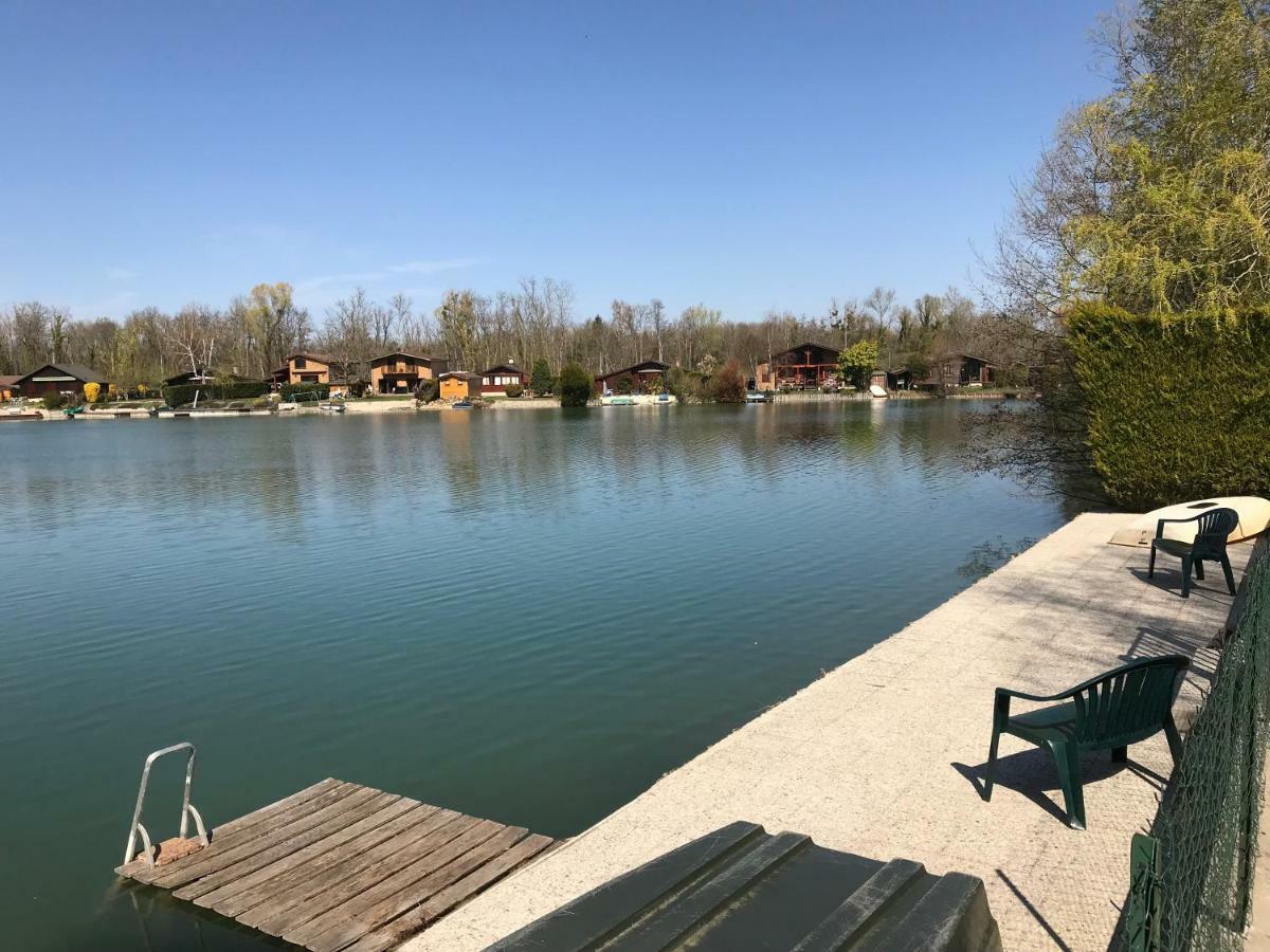 Le Chalet Du Lac - Domaine De La Goujonne Saint-Sauveur-les-Bray Exterior photo